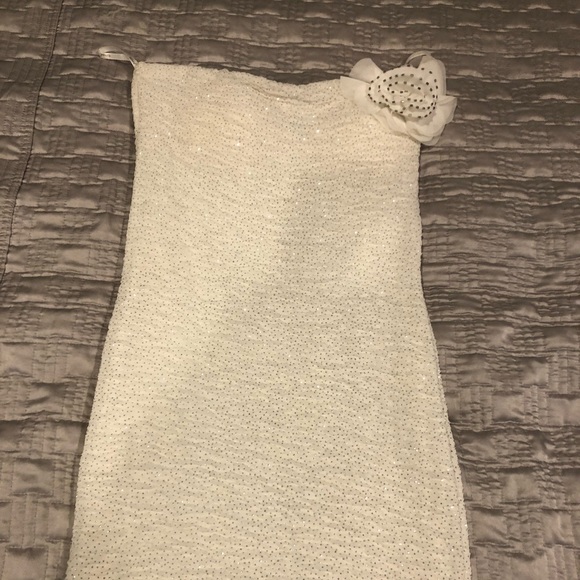 WHITE SPARKLY FLOWER DRESS - Picture 3 of 6